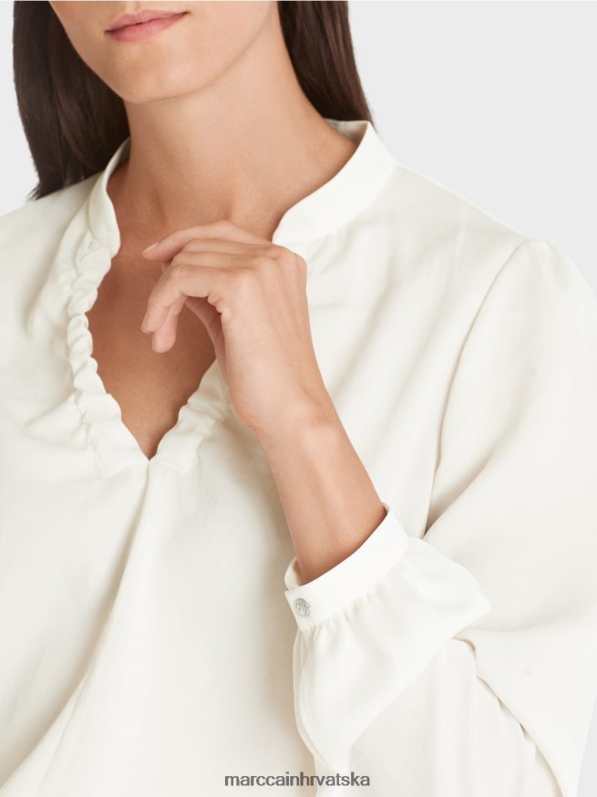 prljavo bijela Marc Cain bluza sa ženstvenim detaljima odjeća 4D66P4862