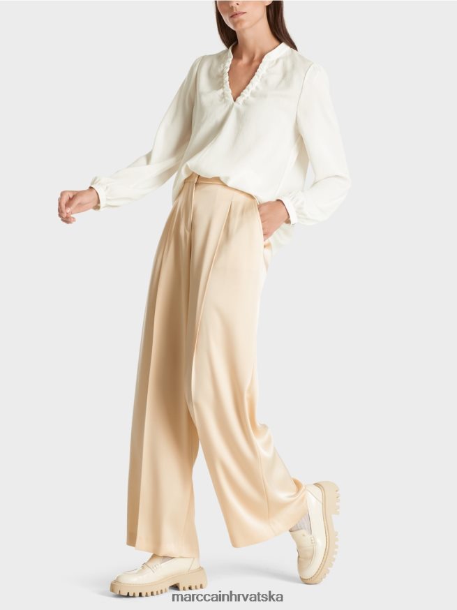 prljavo bijela Marc Cain bluza sa ženstvenim detaljima odjeća 4D66P4862